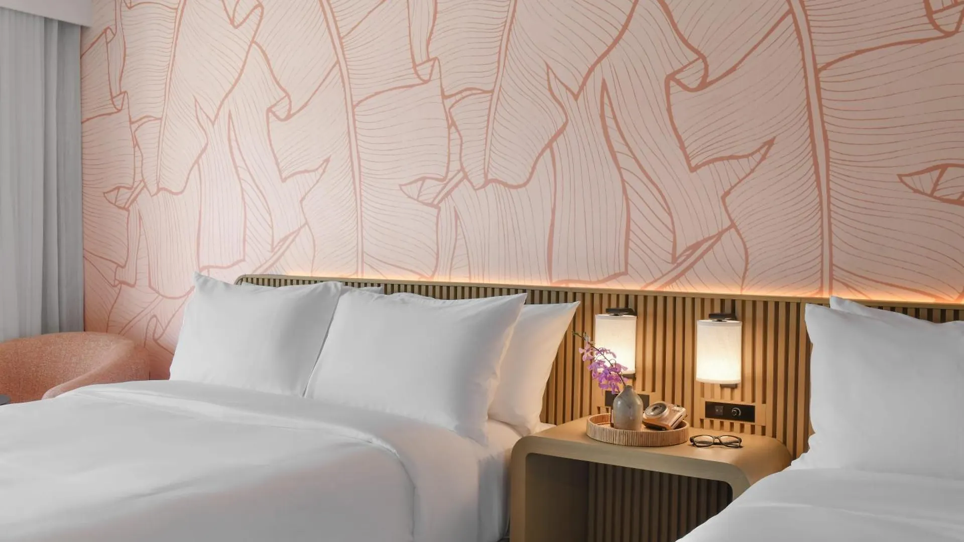 Romer Waikiki At The Ambassador Honolulu Hotell