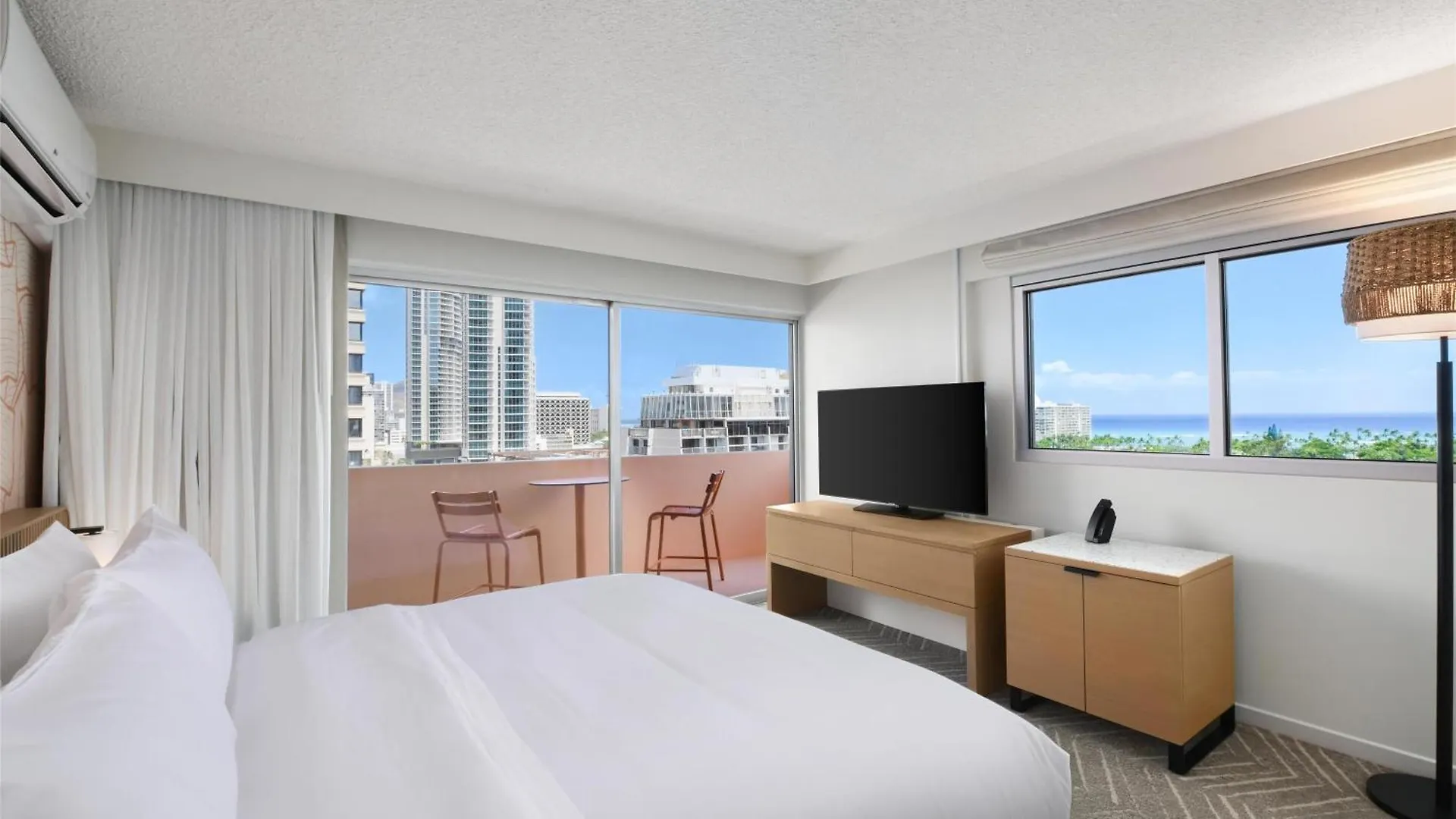 Romer Waikiki At The Ambassador Honolulu Hotell
