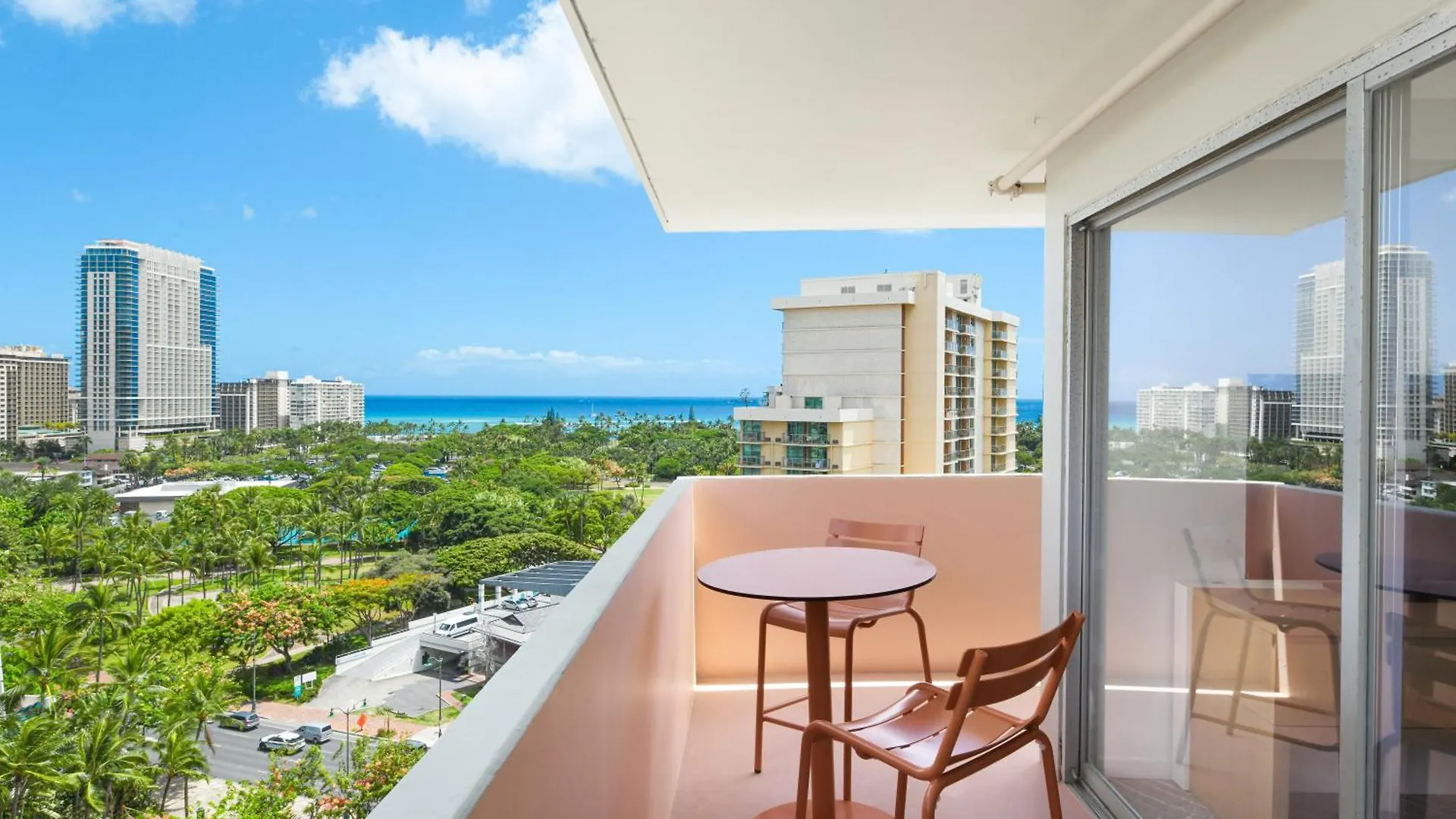 Romer Waikiki At The Ambassador Honolulu