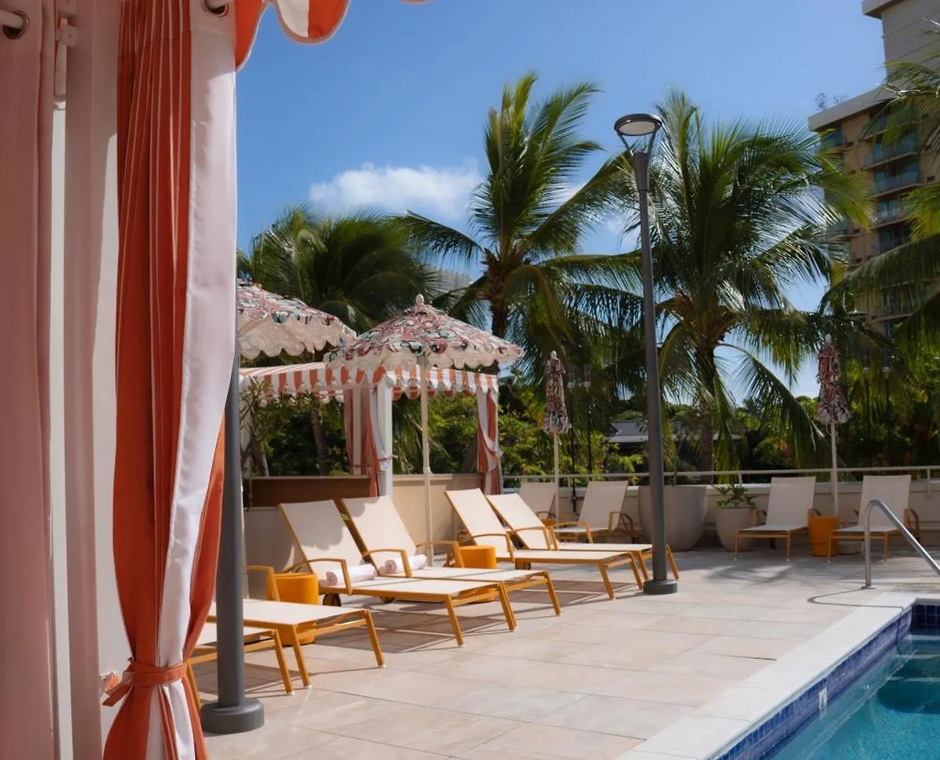 Romer Waikiki At The Ambassador Honolulu Hotel